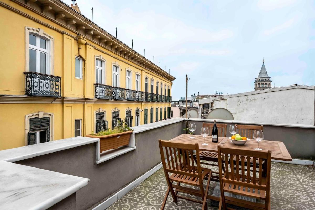 Terrace With Tower View Istambul